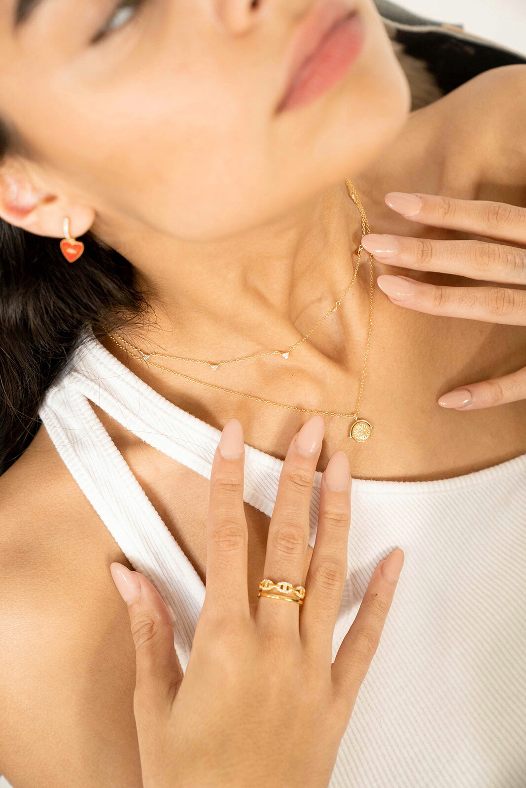 TRIANGLE NECKLACE